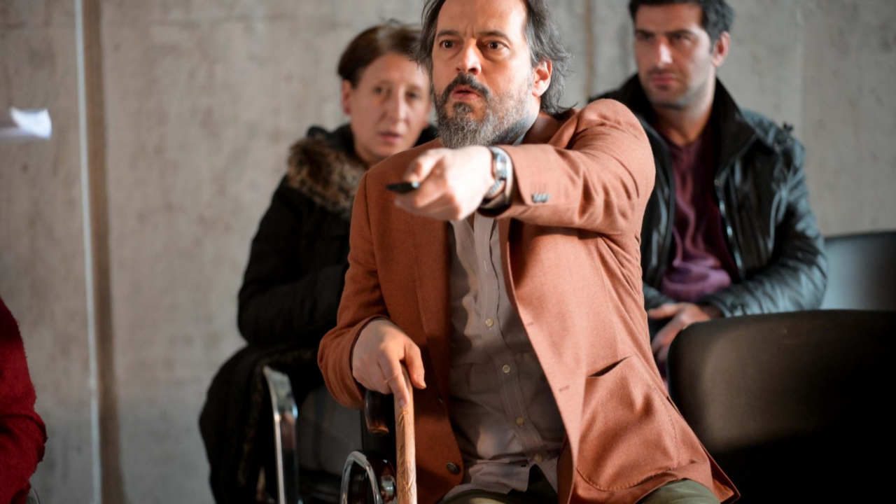 Dr. House'dan Hekimoğlu'na mesaj!