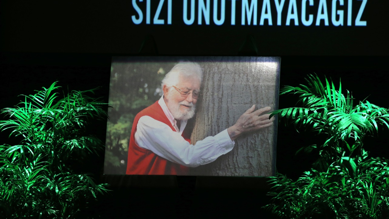 Hayrettin Karaca'ya veda
