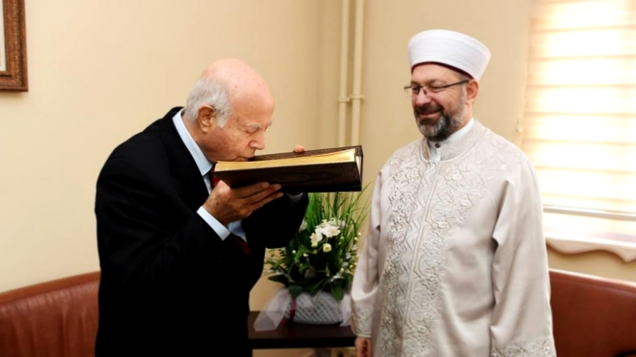 Ali Erbaş'tan Cem Vakfı'na ziyaret!