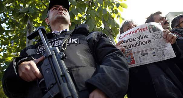 Cumhuriyet Gazetesi çaycısının tutuklanmasına tepki gösterdi