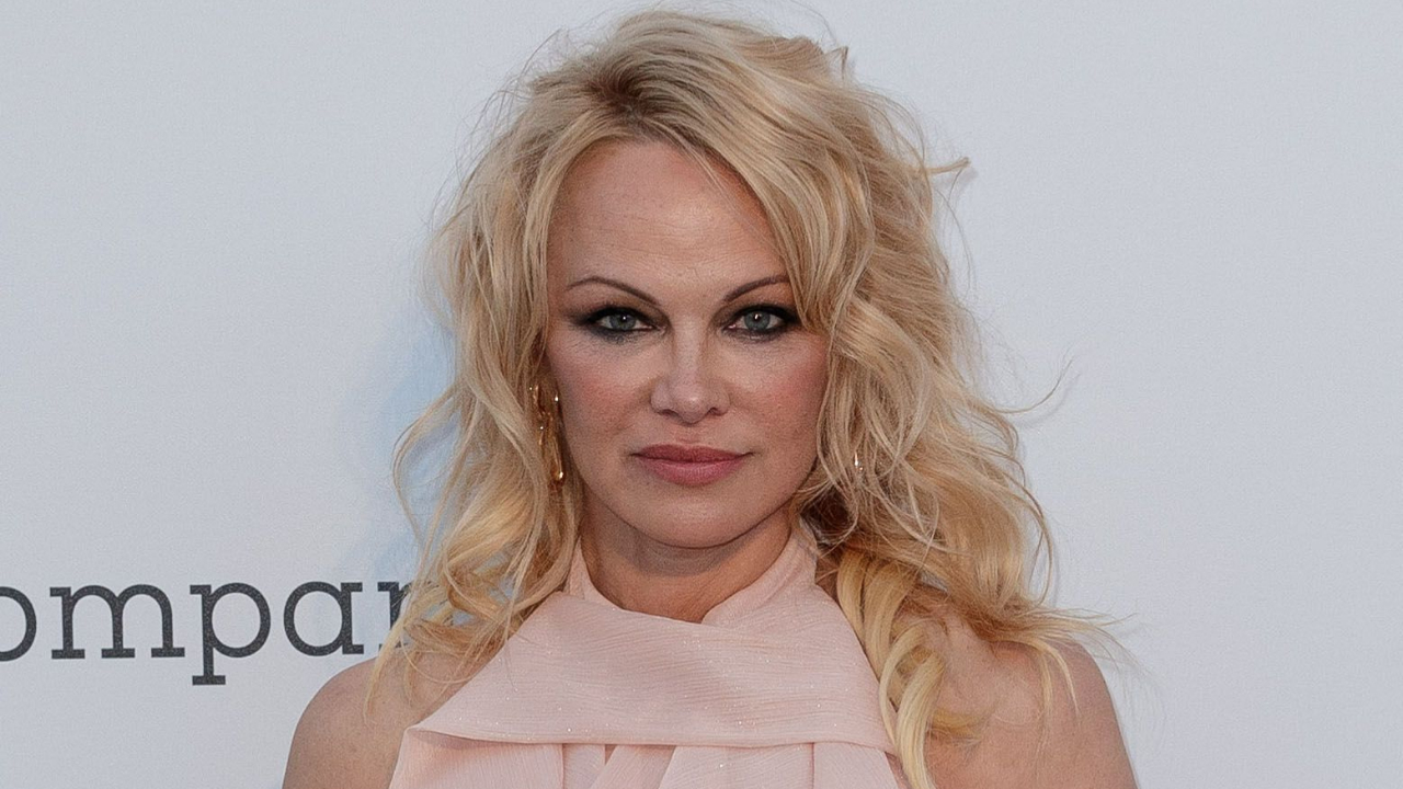 Pamela Anderson eski sevgilisi ile evlendi!