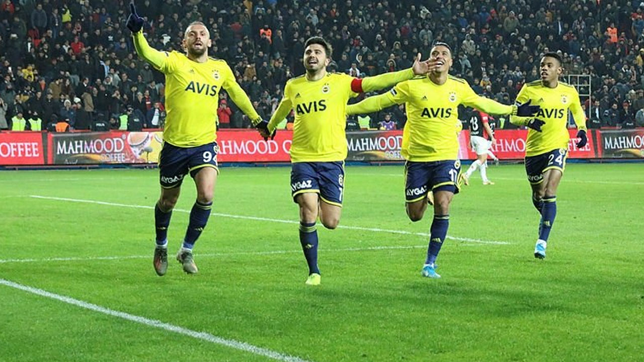 Fenerbahçe'den sürpriz transfer hamlesi!