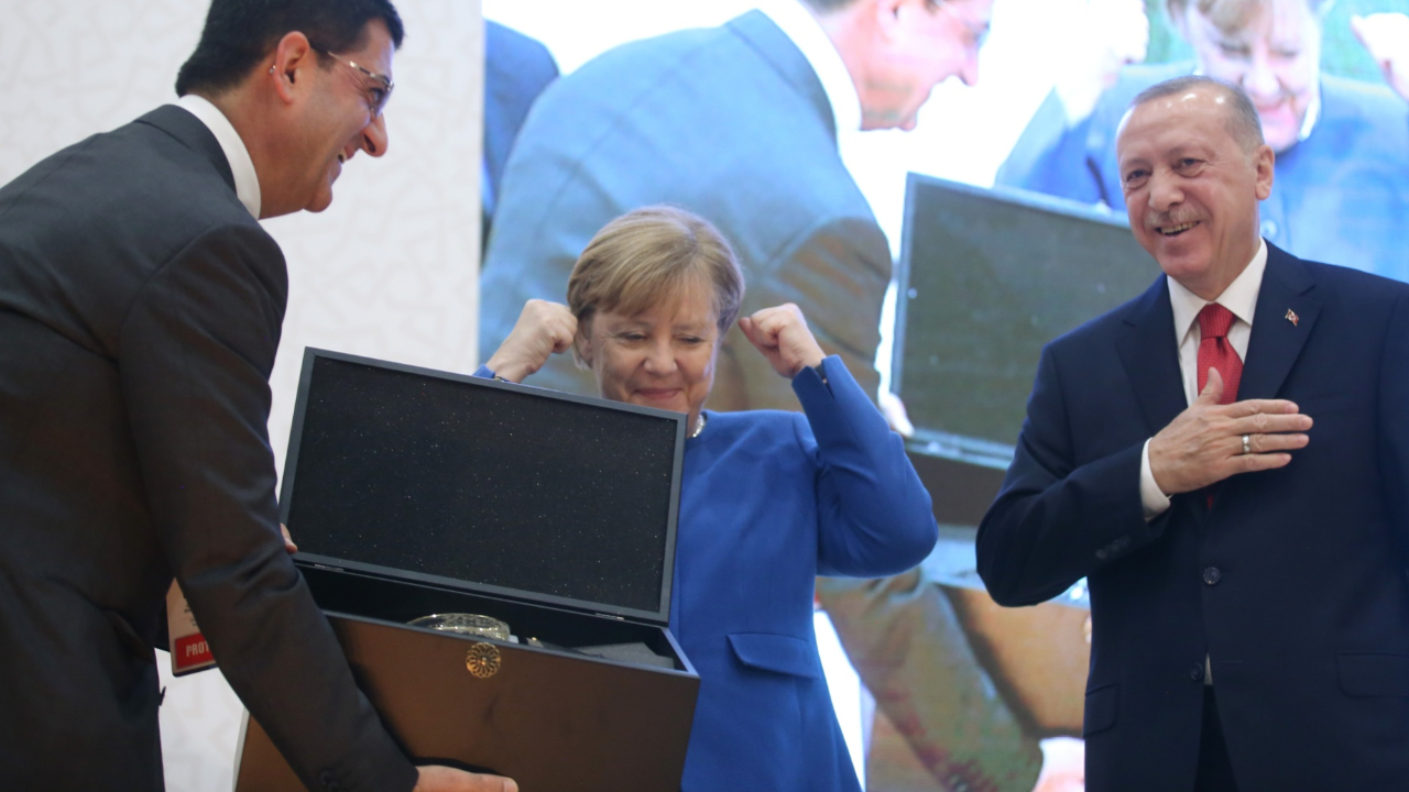 Cumhurbaşkanı Erdoğan’dan Şansölye Merkel'e jest