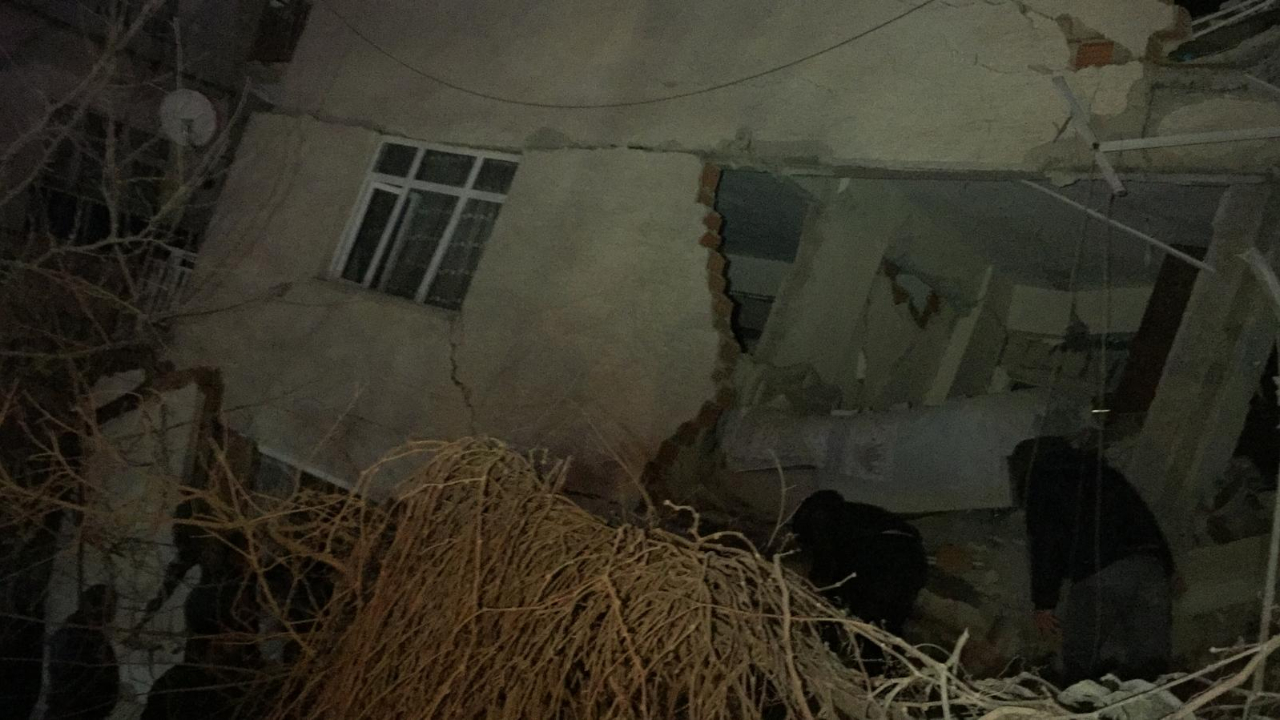 Elazığ Valisi Kaldırım: 3 ölü, 225 yaralı var!