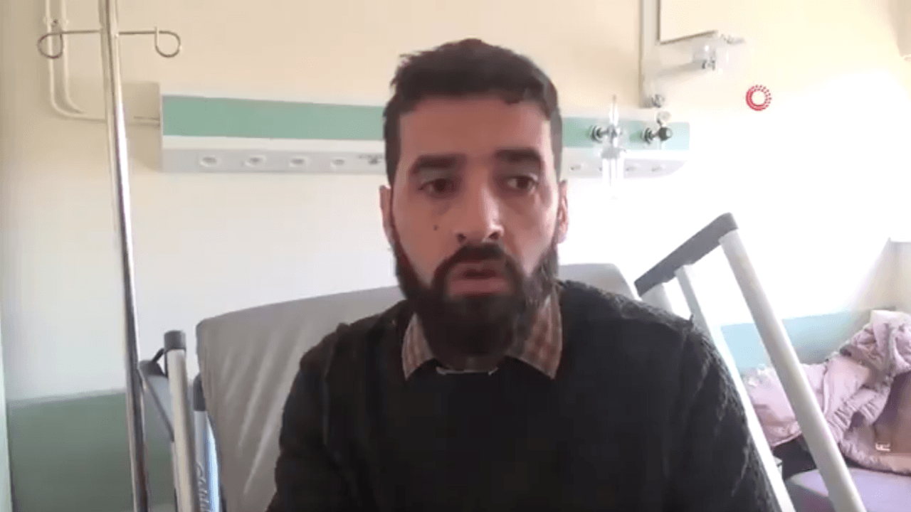 "Namazı enkazın içinde kıldık..."