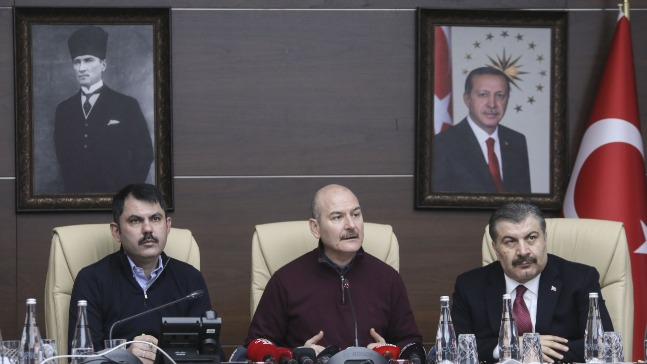 3 bakandan deprem açıklaması!