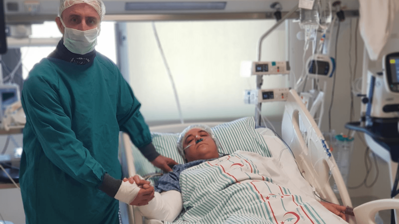 Azize kurtarıcısı ile buluştu
