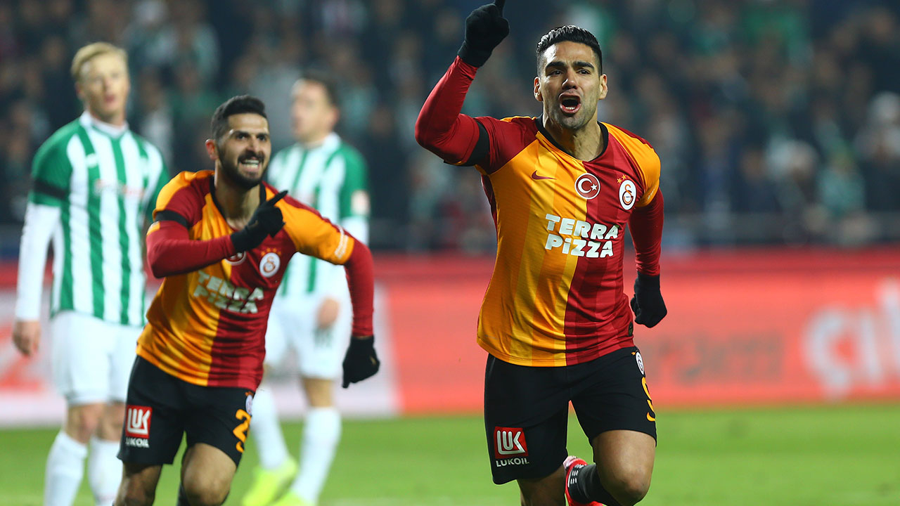 Aslan Konya'da kükredi