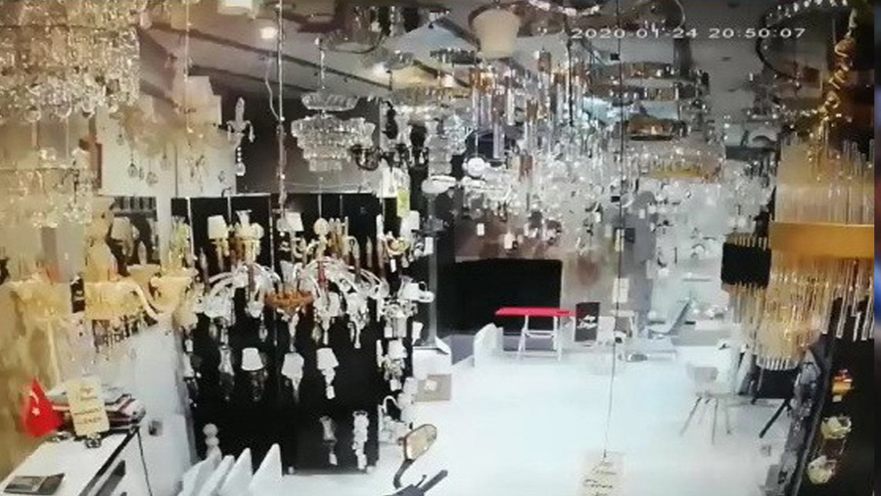 Elazığ depreminin şiddetini gösteren en net görüntüler