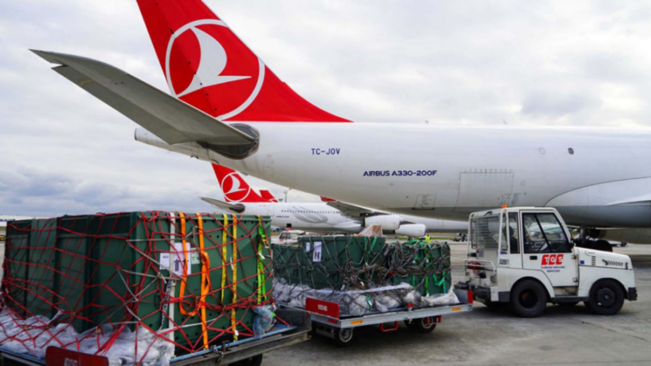 Türk Hava Yolları, yardımları deprem bölgesine ücretsiz taşıyor