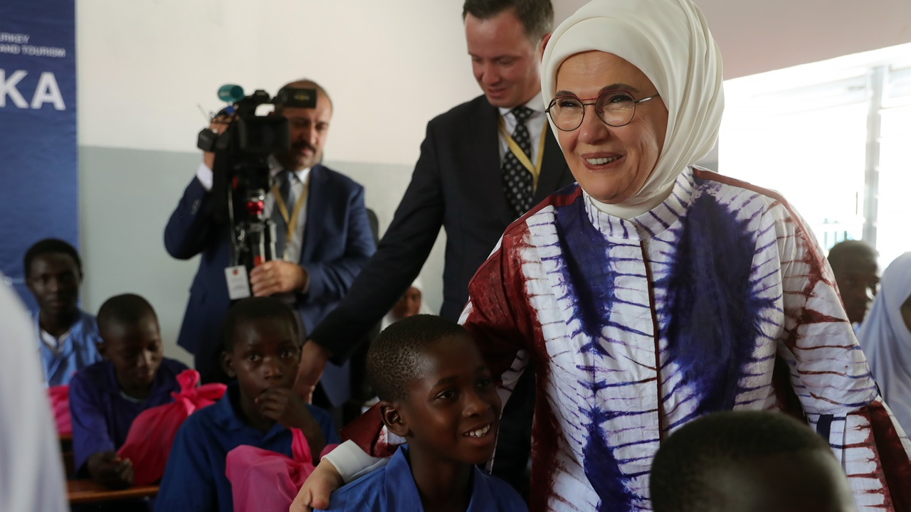 Emine Erdoğan Gambiya'da cami ve okul açtı!