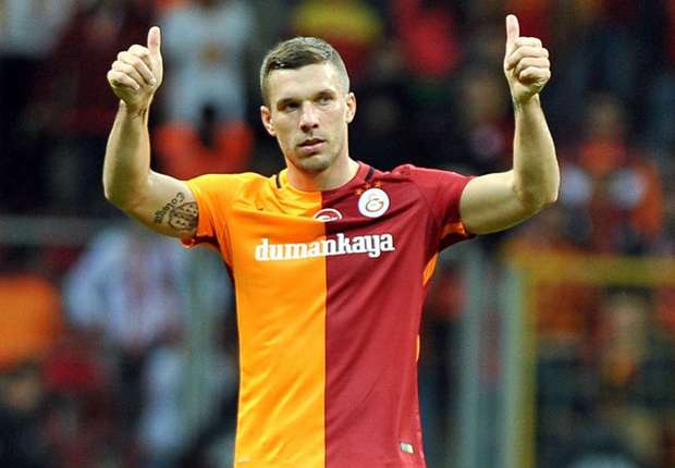 Galatasaray'a bir şok da Podolski'den