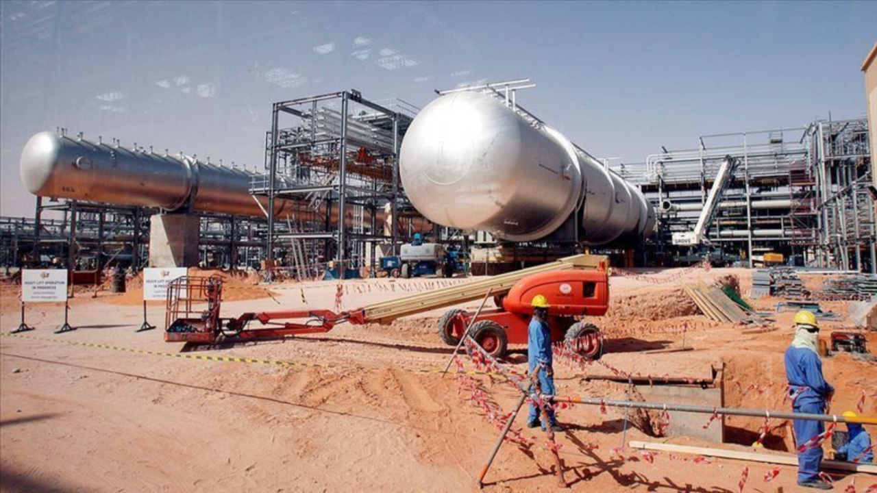 Husiler Aramco tesislerini vurdu