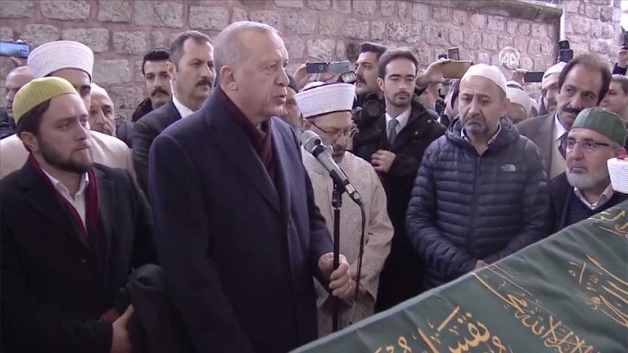 Cumhurbaşkanı Erdoğan, Ahmet Vanlıoğlu'nun cenazesine katıldı