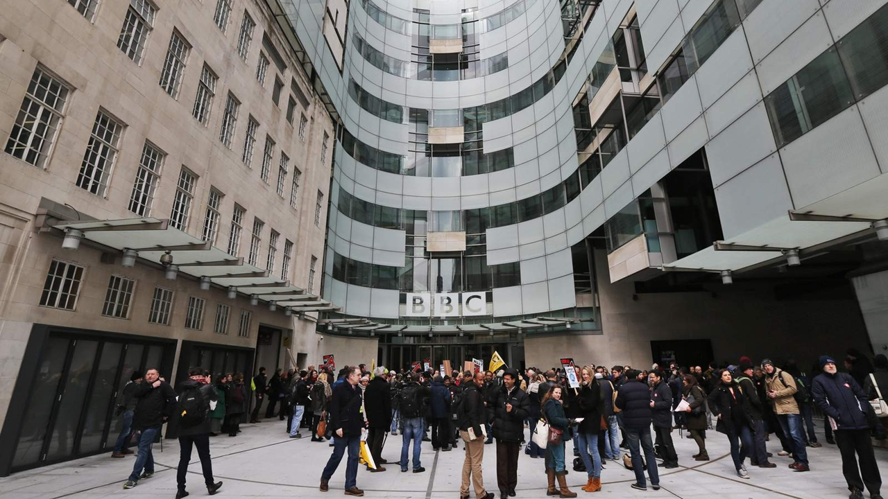 BBC, 450 kişiyi işten çıkartacak...