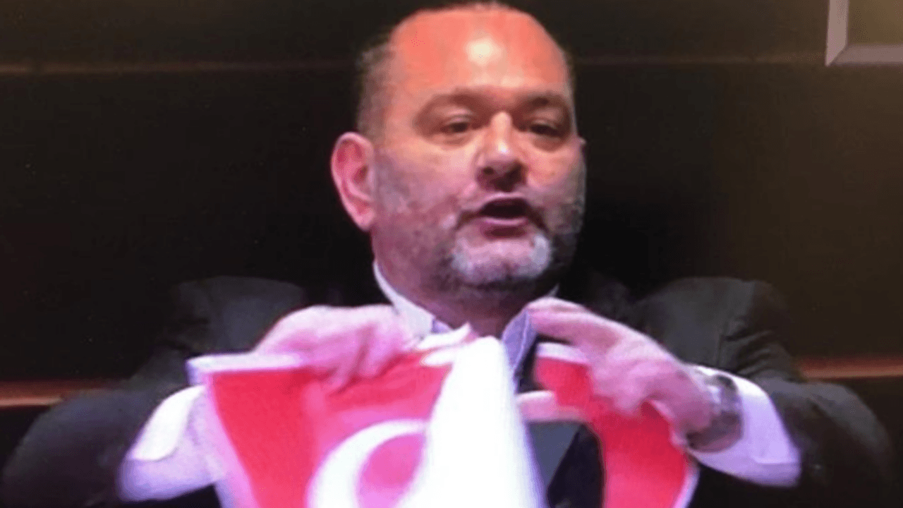 Yunan vekilden büyük hadsizlik