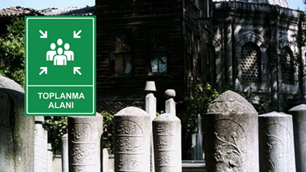İstanbul'da mezarlıklar toplanma alanı oldu