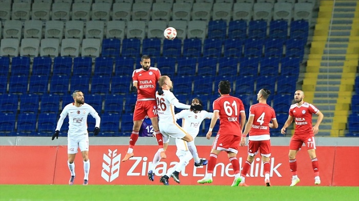 Galatasaray'a bir şok daha: Tam satılacaktı ki ağır şekilde sakatlandı!