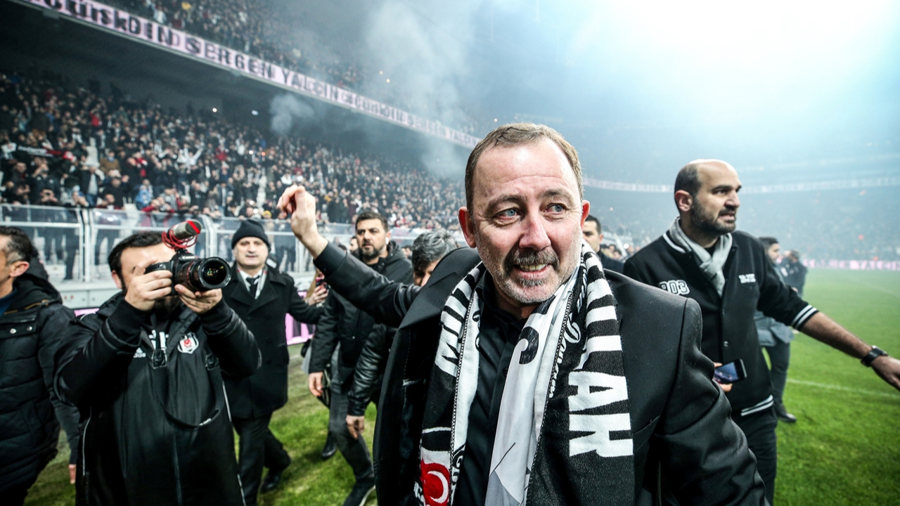 Sergen Yalçın için Vodofone Park'ta imza töreni düzenlendi!