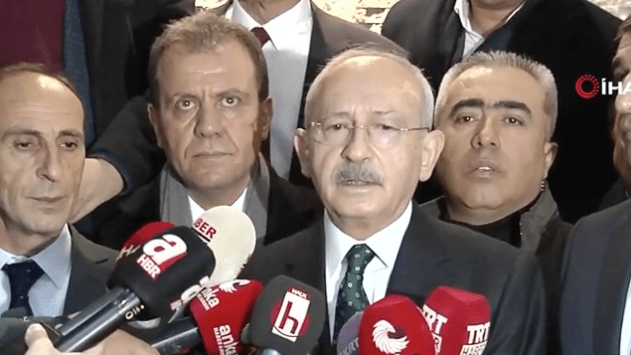Elazığ'da açıklama yapan Kılıçdaroğlu, depreme yakalandı