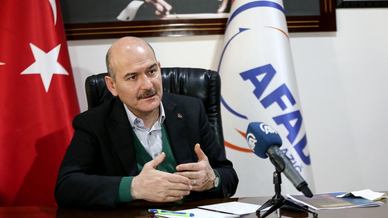 Bakan Soylu enkaz bölgesindeki o anı anlattı