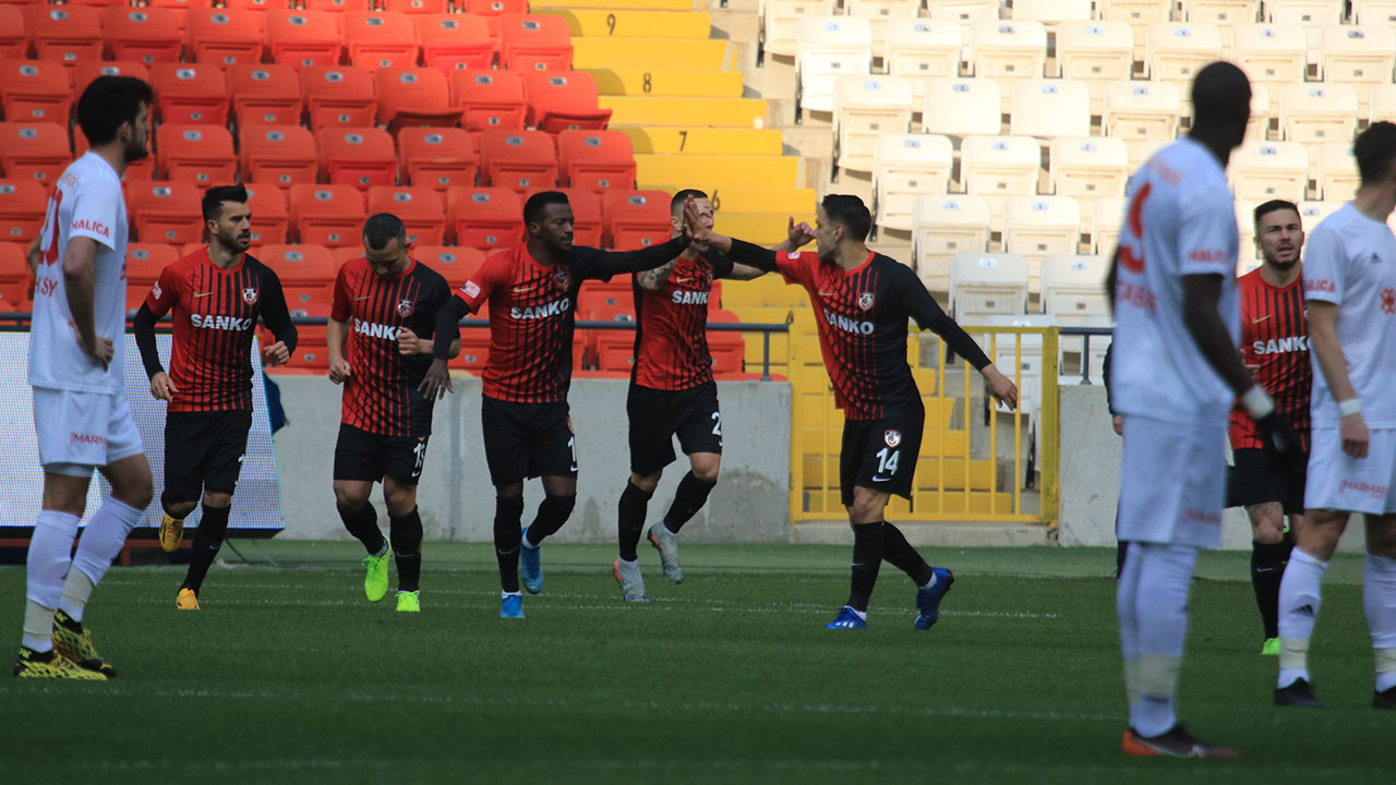 Lider Sivas'a Antep şoku: 5-1