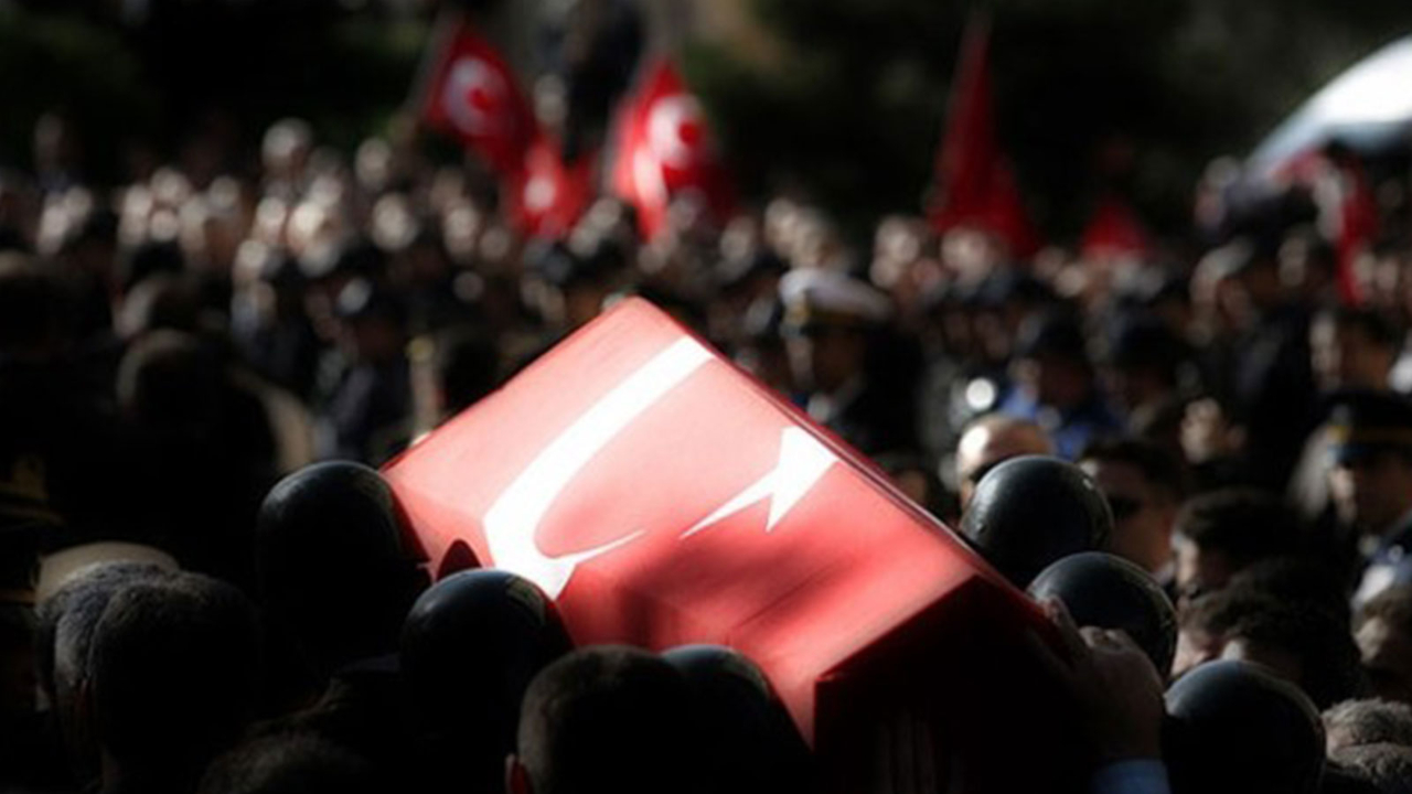 İdlib'de 5'i asker 8 şehit...