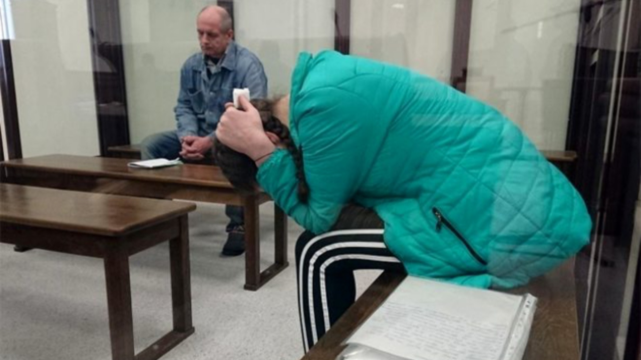 Yasak aşkı bebeğinin kafasını kesti