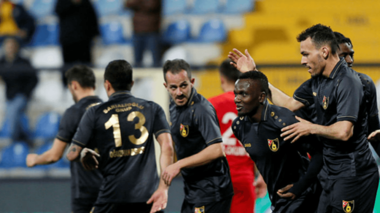 Derbide gülen İstanbulspor
