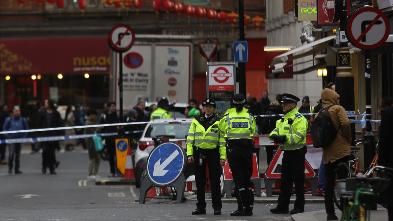 Londra'da bomba paniği...