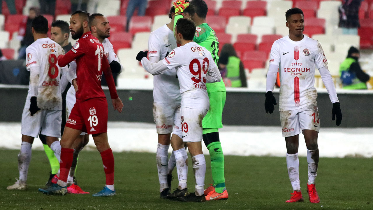 Antalyaspor yarı finale adını yazdırdı: 1-1