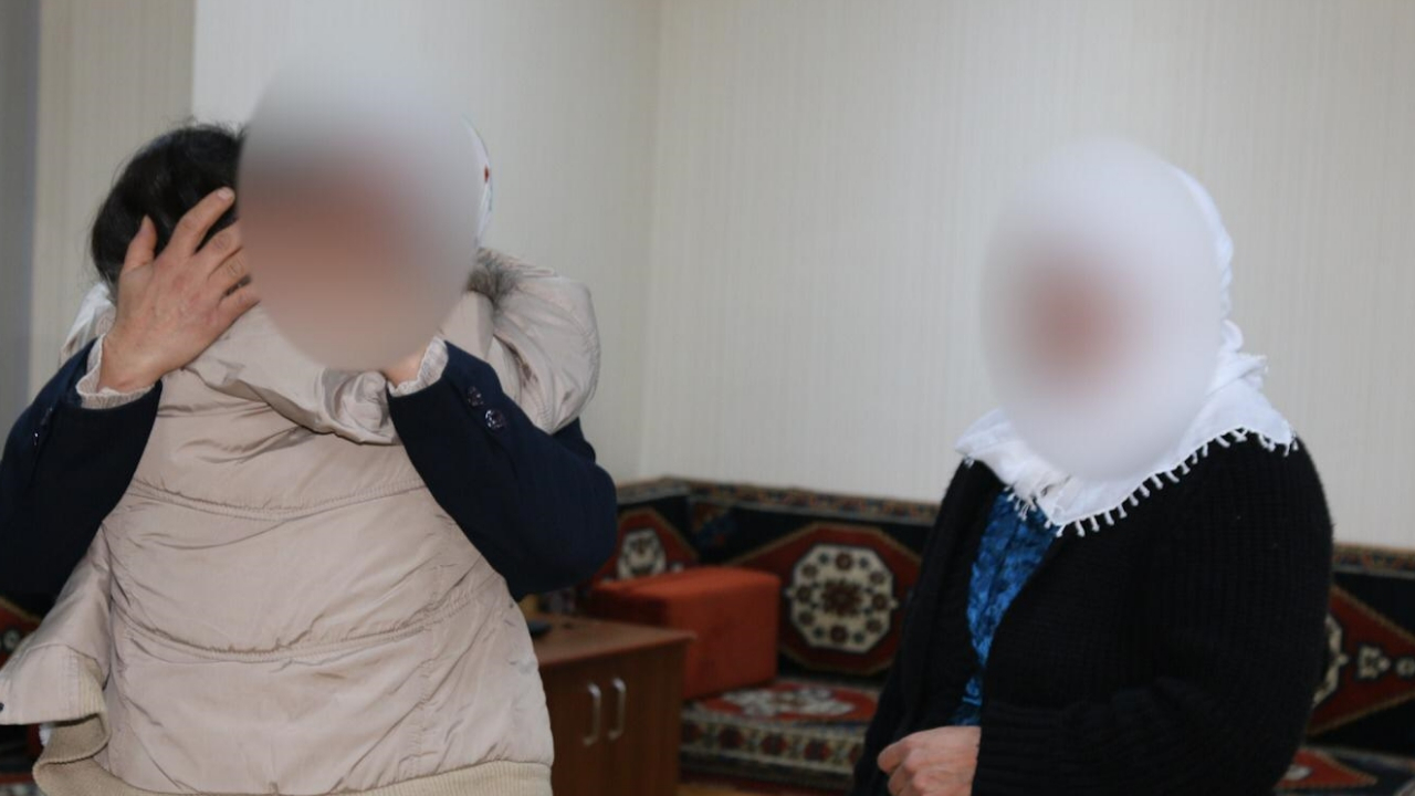 Siirt'te 2 kadın terörist teslim oldu