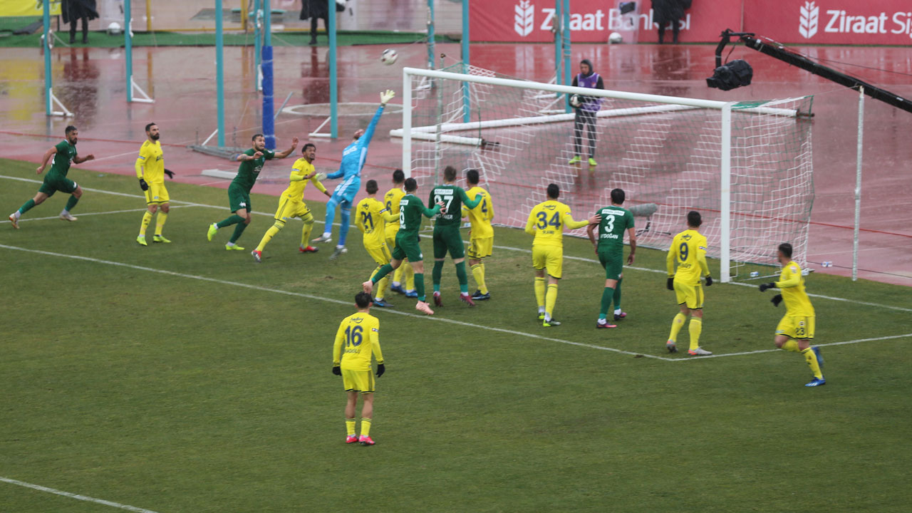 Fenerbahçe gol yağdırdı: 0-3