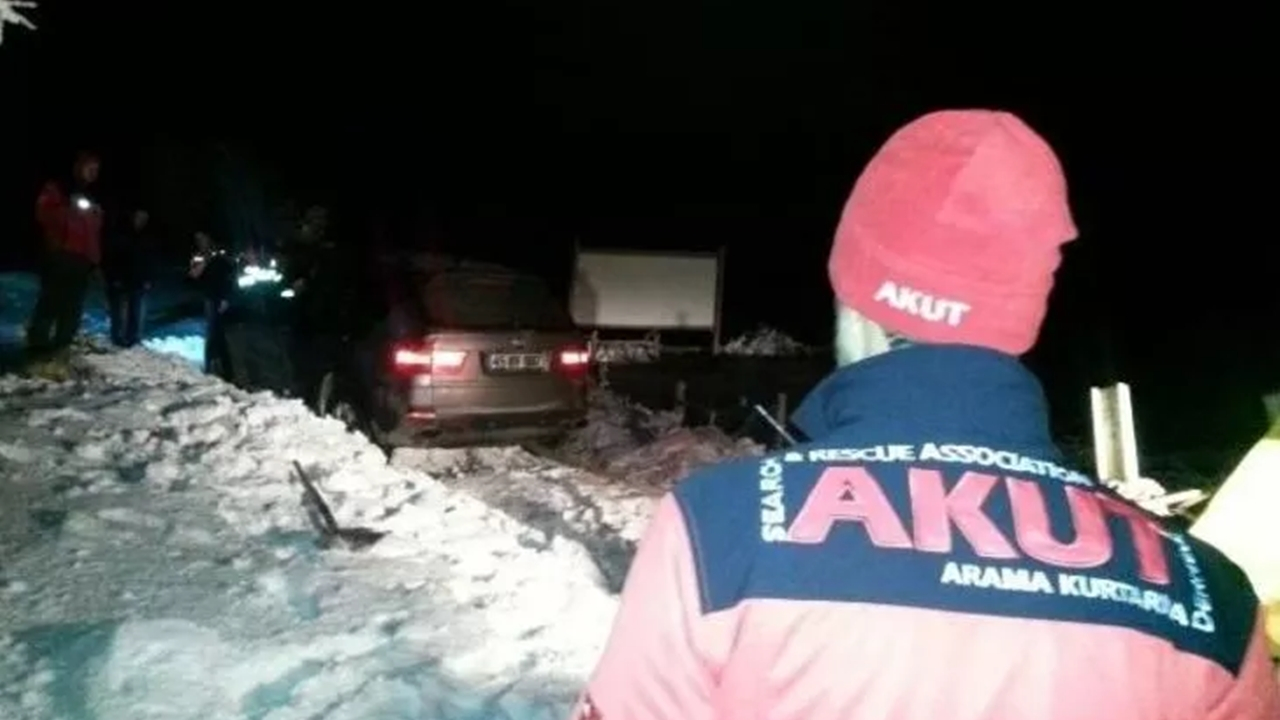 İzmir'de dağda yürüyüşe çıkan 3 kişi kayboldu...