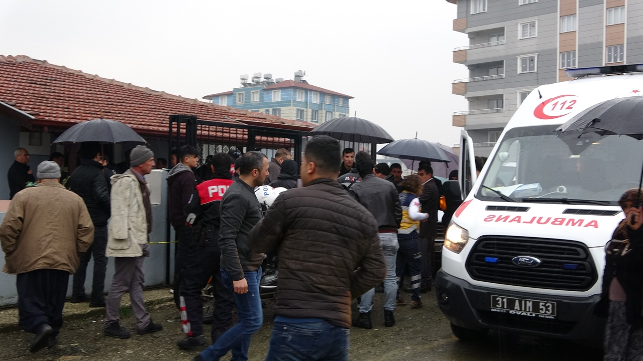 Eşini ve annesini öldürüp intihar etti!