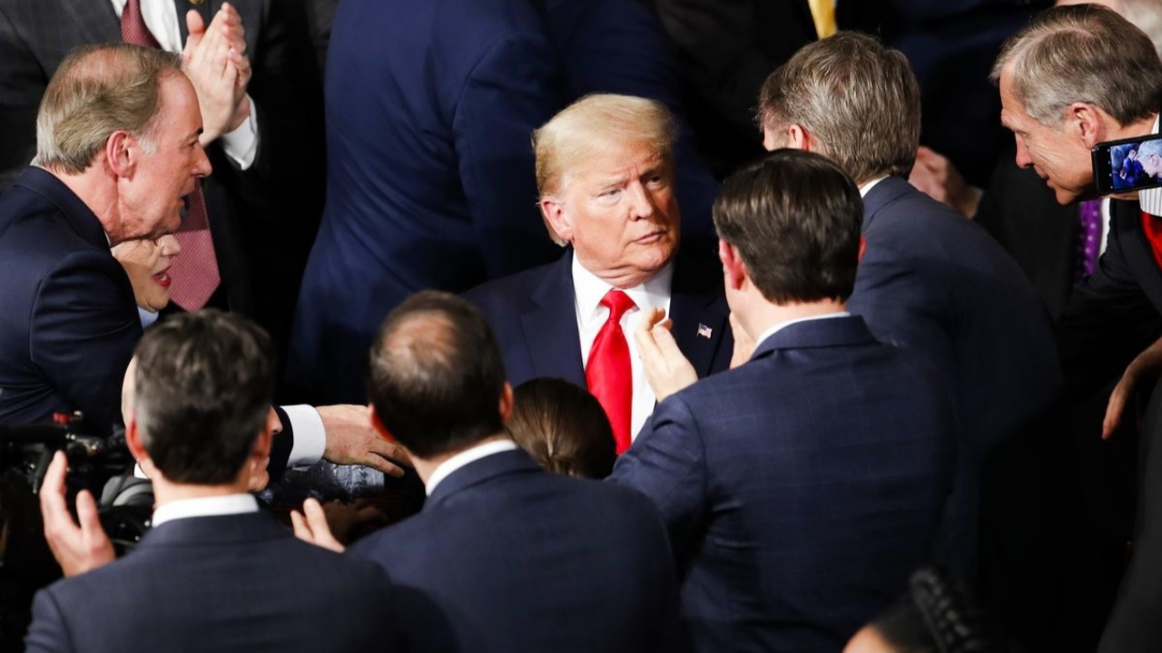 Trump azil soruşturmasından aklandı!