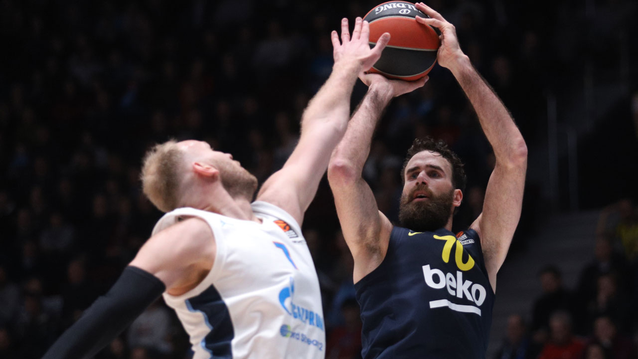 Fenerbahçe Zenit'i evinde devirdi