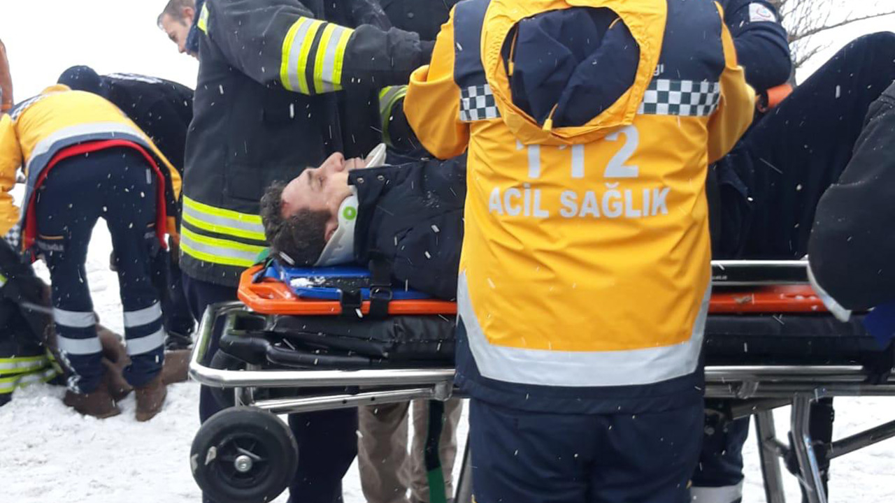 Son dakika... Erzurum'da özel halk otobüsü şarampole devrildi! Ölü ve yaralılar var