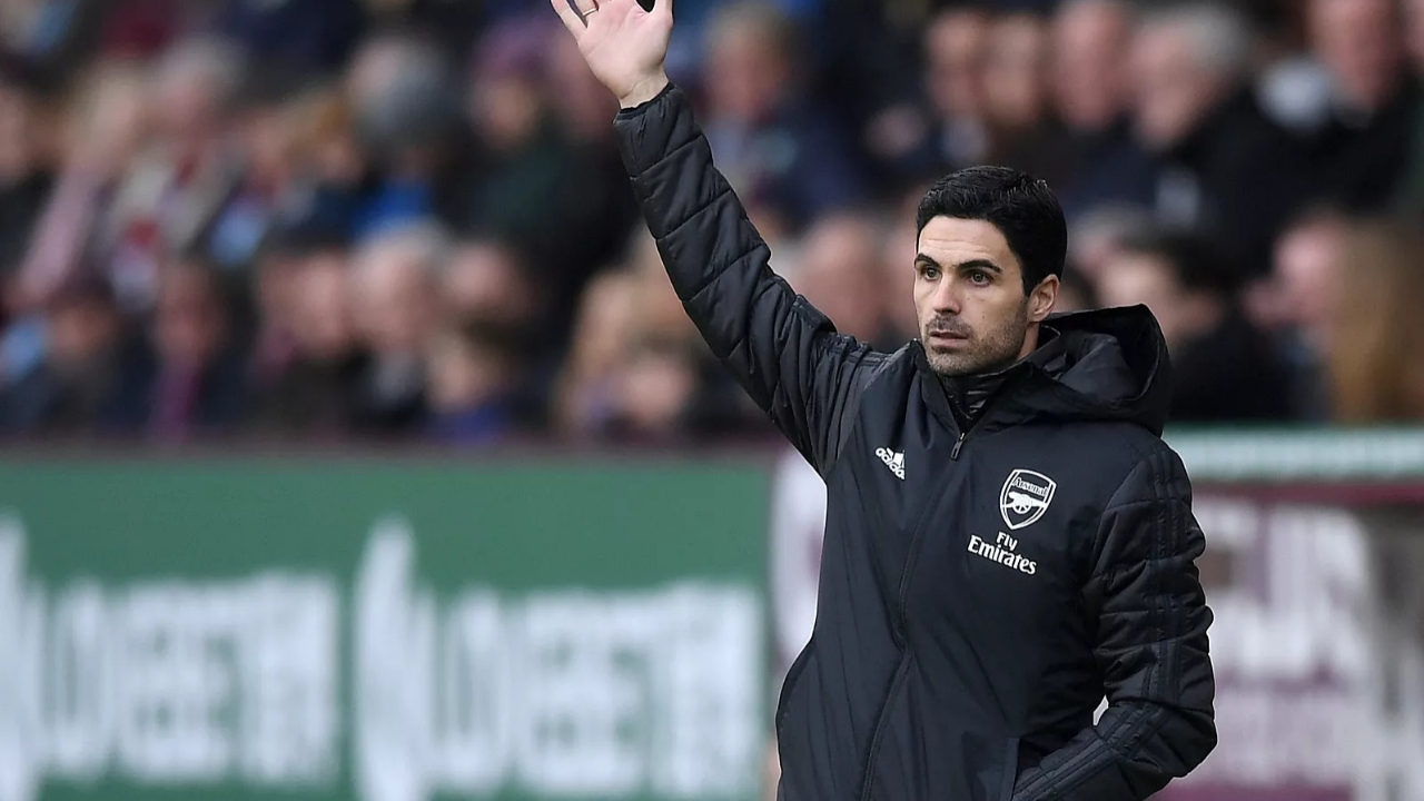 Burnley'den, Mikel Arteta'ya 'çimen' göndermesi