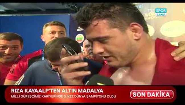 Cumhurbaşkanı Erdoğan, Dünya Güreş Şampiyonu Rıza Kayaalp'i Tebrik Etti!