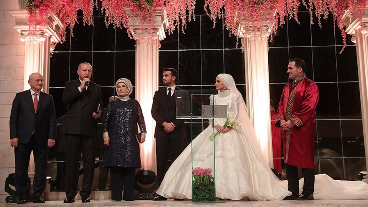 Cumhurbaşkanı Erdoğan nikah şahidi oldu!
