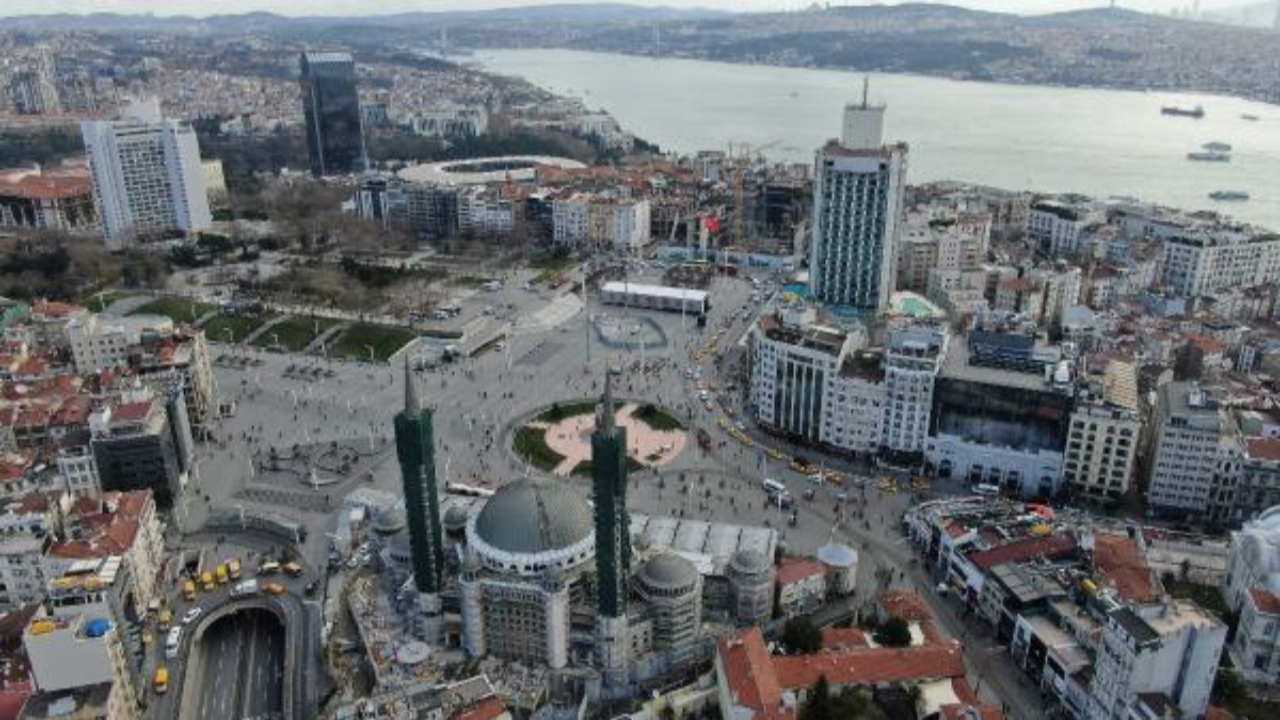 Taksim Camii'nde sona doğru