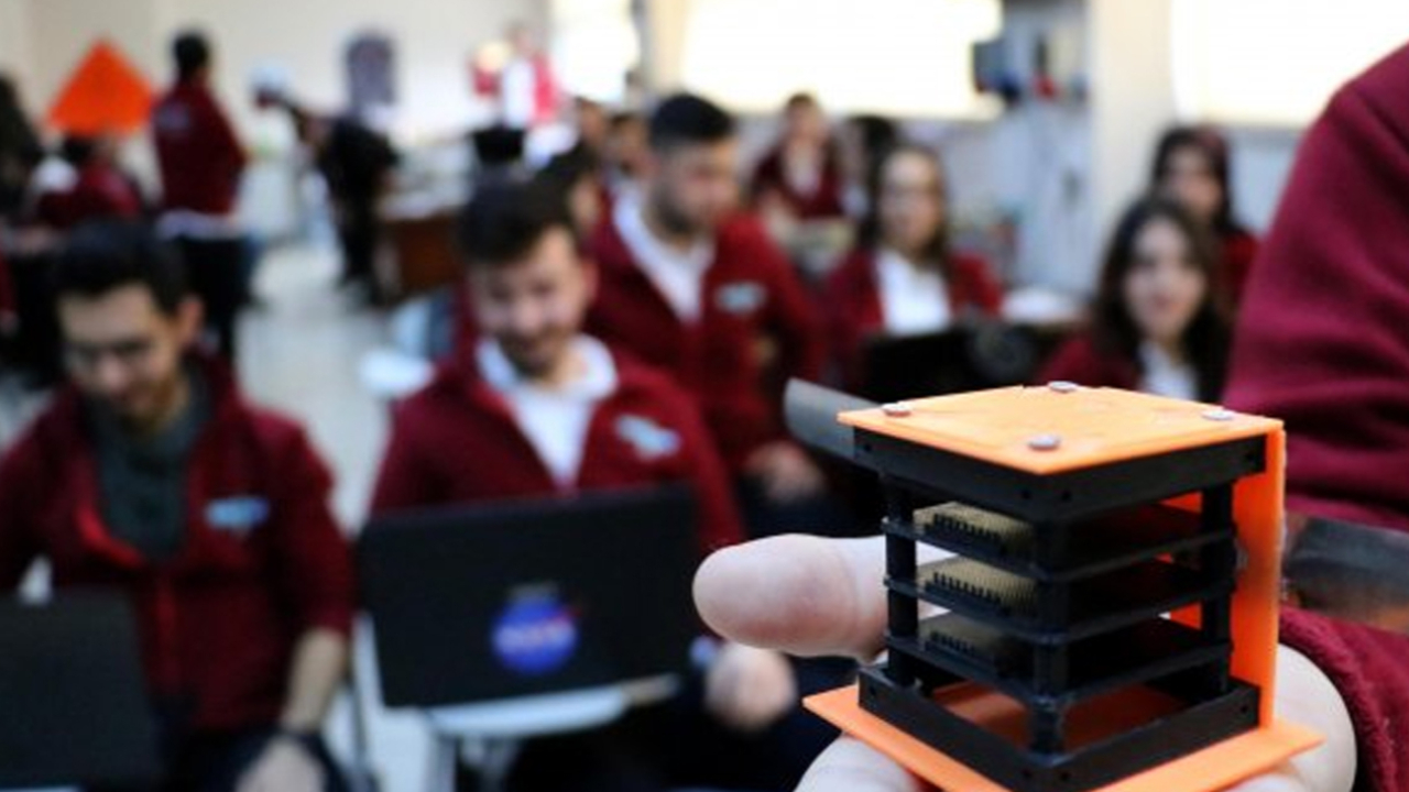 Türkiye'nin en küçük cep uydusu Yeni Zelanda'dan uzaya fırlatılacak
