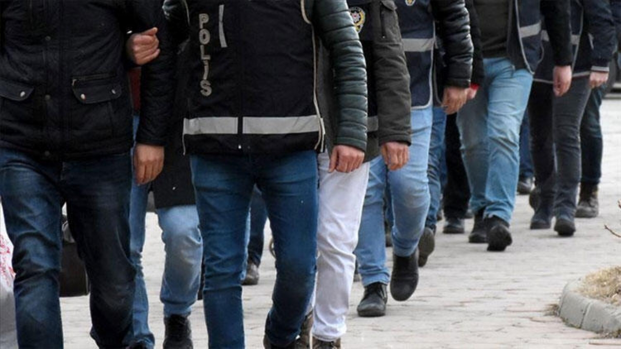 16 ilde 14'ü muvazzaf 24 askere yakalama kararı