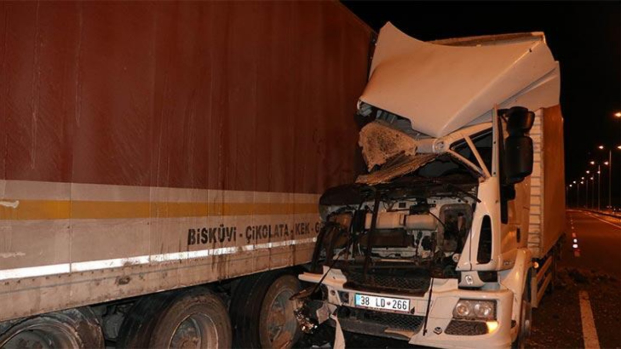 TIR'ı tamir etmek isterken felakete yol açtı