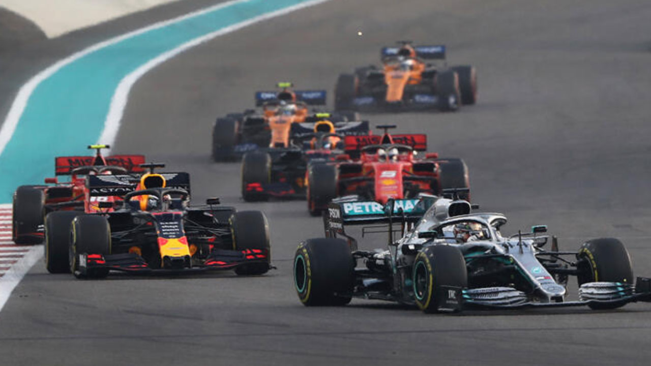 Koronavirüs Formula 1'i'de vurdu!