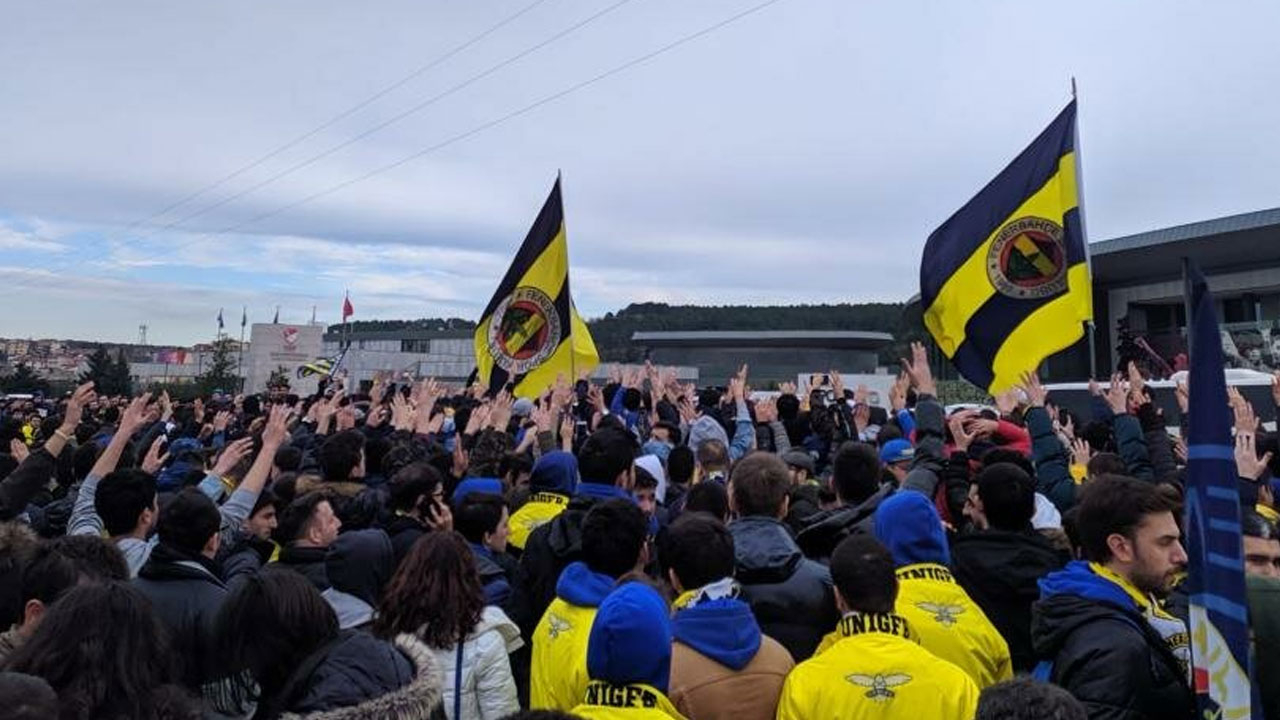 Fenerbahçe taraftarı TFF'yi protesto için yürüdü