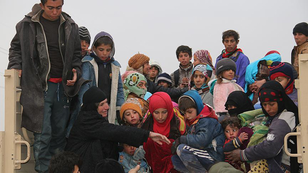 DEAŞ kaçan sivillerden haraç alıyor