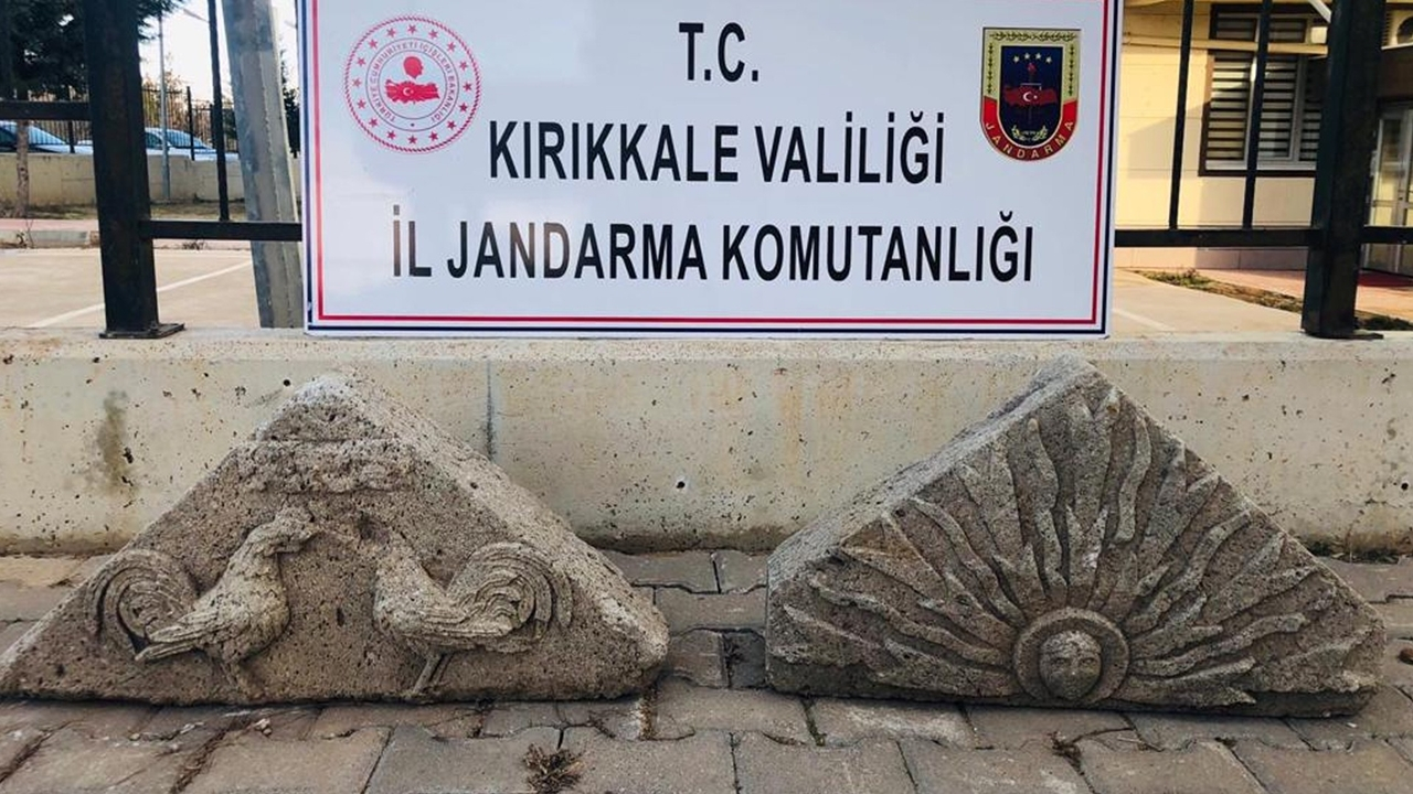 Binlerce yıllık tarihi eserler ele geçirildi...