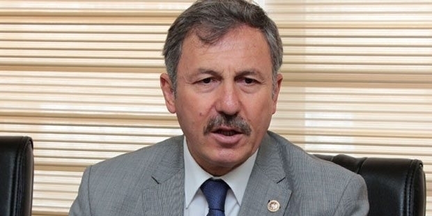 Selçuk Özdağ’ın Youtube’daki videolarına FETÖ engeli